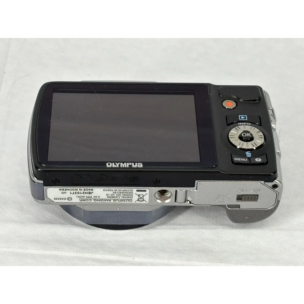 Olympus SZ-10 14MP 18x Optical Zoom‎ Digital Camera Silver Bundle SZ-10
